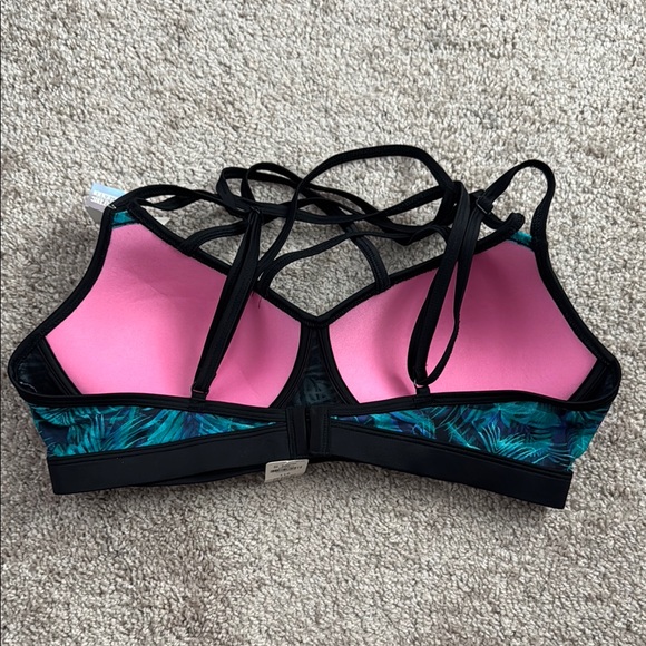 PINK Victoria's Secret Ultimate Push up Sports bra - Picture 4 of 5
